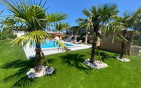 Studio Chez L'Habitant Avec Piscine Commune